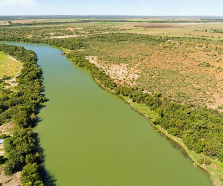 4 Bedroom Property for Sale in Douglas Rural Northern Cape